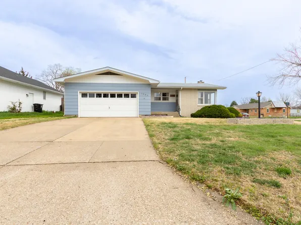 1207 McAdams Rd, Salina, KS 67401