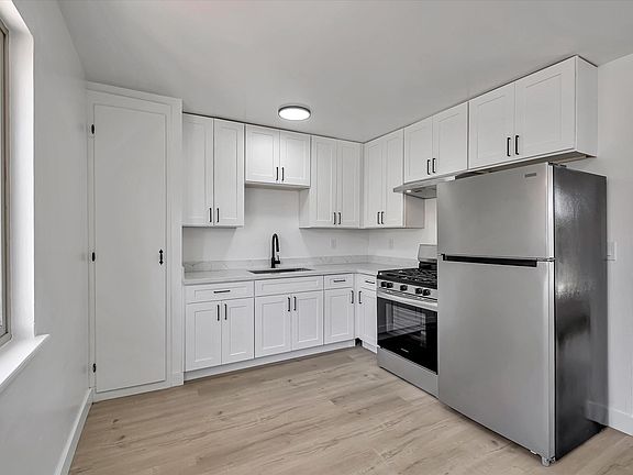 2nd image of 348 Pennsylvania Dr #1