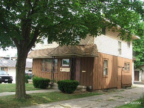 1st image of 821 Burton St SE