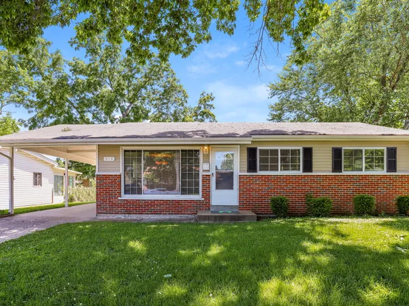 810 Babler Dr, Florissant, MO 63031