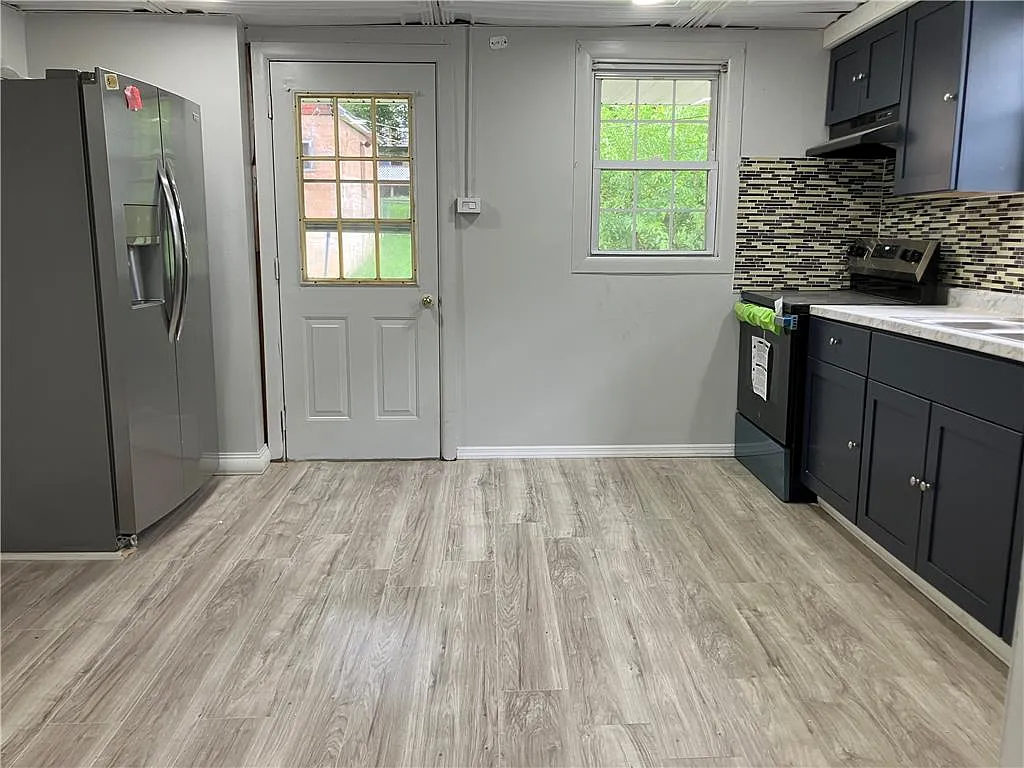 5 bed, 1.5 bath, 1925 sqft, $1,700 — Photo 4