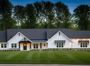 8239 Pioneer Rd, Chisago City, MN 55013