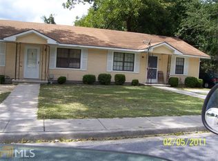 106 S Poplar St, Pembroke, GA 31321