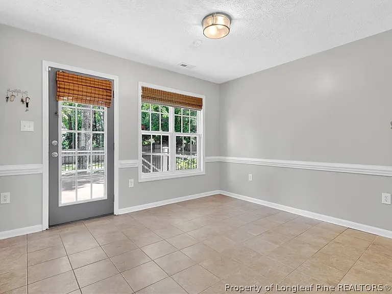 278 Oakmont Dr — Photo 5