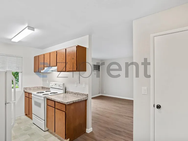 1185 Meadow Ln #109 — Photo 6