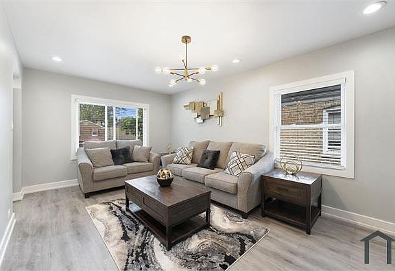 4th image of 5347 W Gladys Ave #2