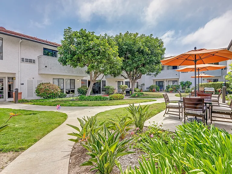 Encinitas Senior Living - 55+ Active Adult Apartments — Photo 8