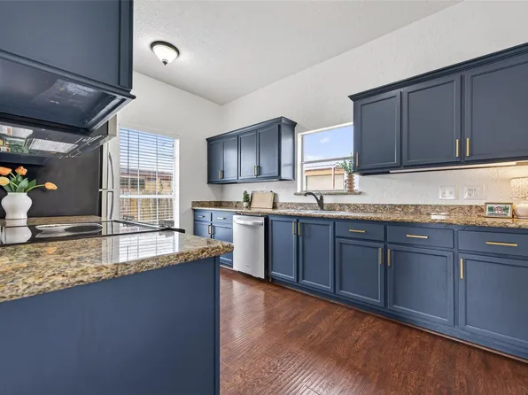 214 Texas St, Tomball, TX 77375