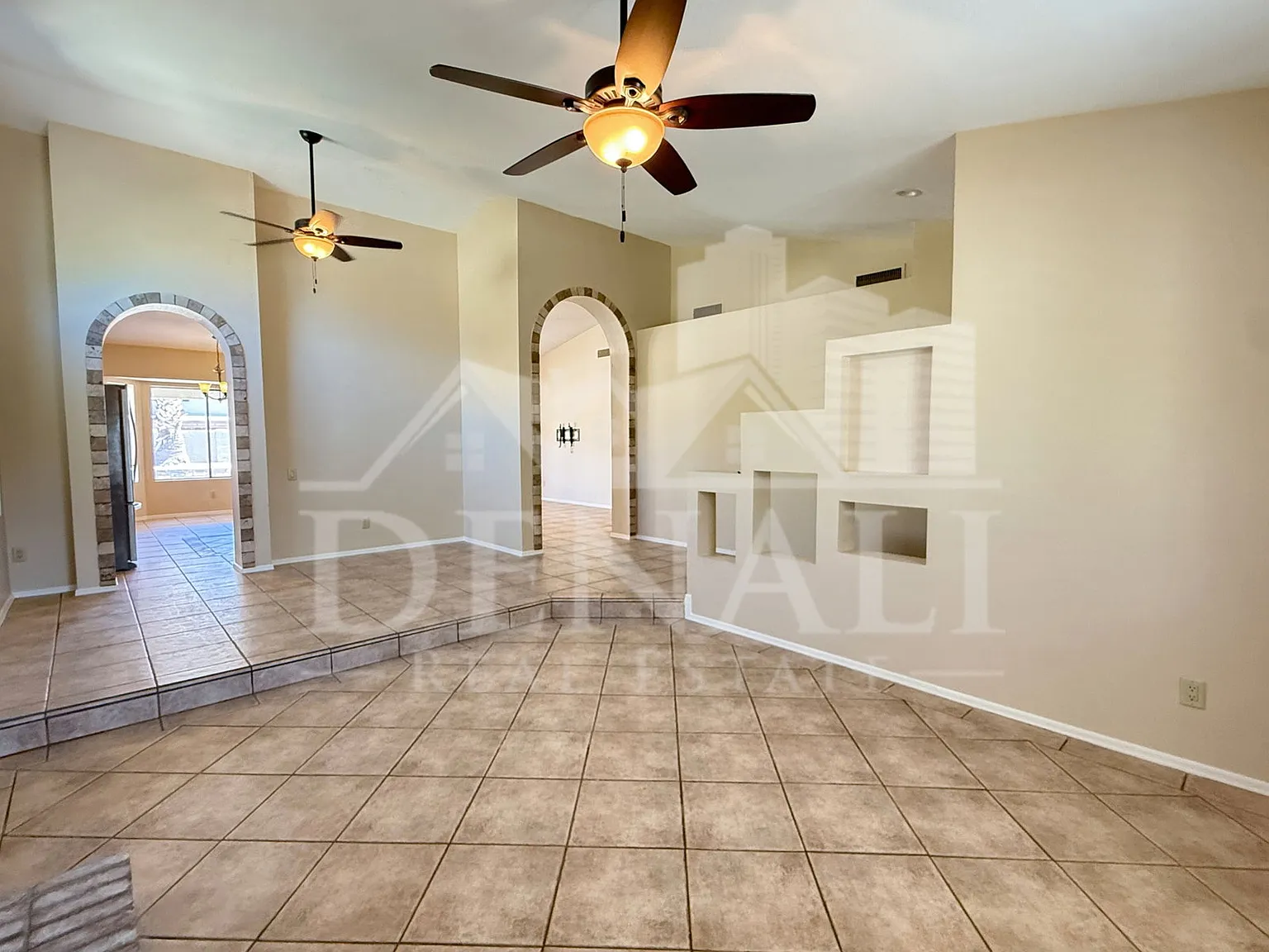 3 bed, 2.0 bath, 1803 sqft, $2,795 — Photo 4