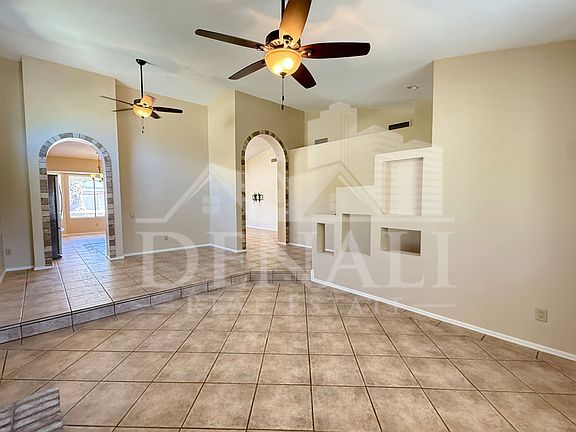 4th image of 1211 E Drake Dr