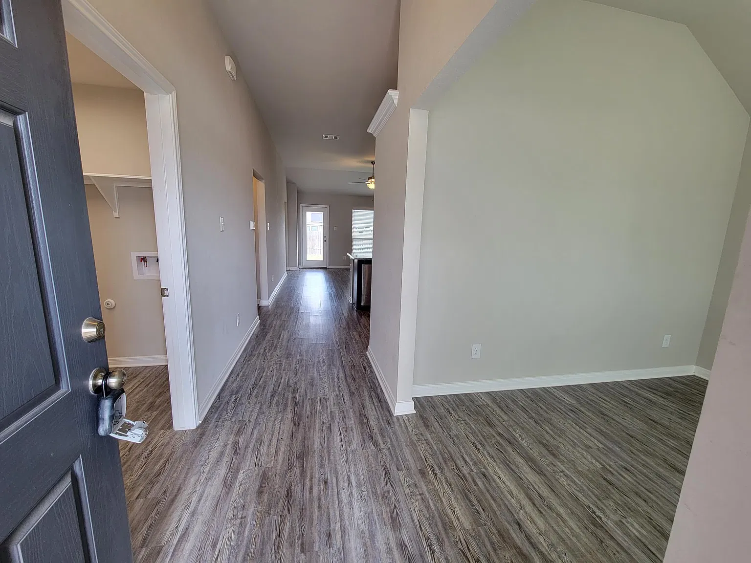 3 bed, 1359 sqft, $1,595 — Photo 4