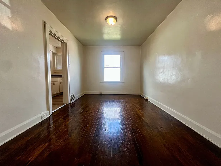 243 Halket Pl — Photo 3
