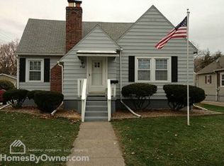 706 N 2nd St, Kentland, IN