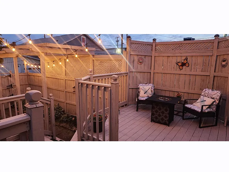 166 E 2nd St — Photo 14