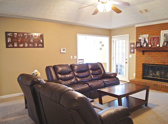 5th image of 240 Lee Road 997