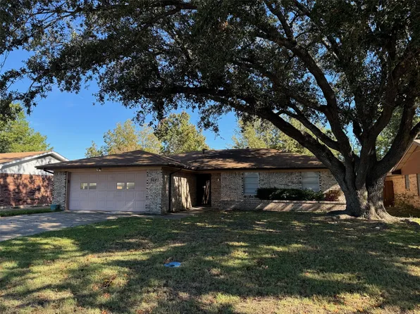 204 Town North Dr, Terrell, TX 75160