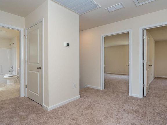 5th image of 715 Oyster Bluff Dr