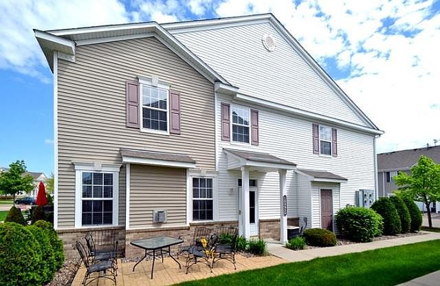 1st image of 10995 Oak Grove Cir Unit D