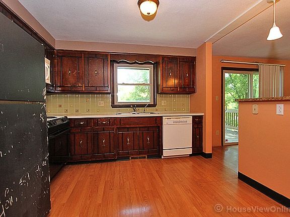 4th image of 2241 Hill Brook Dr