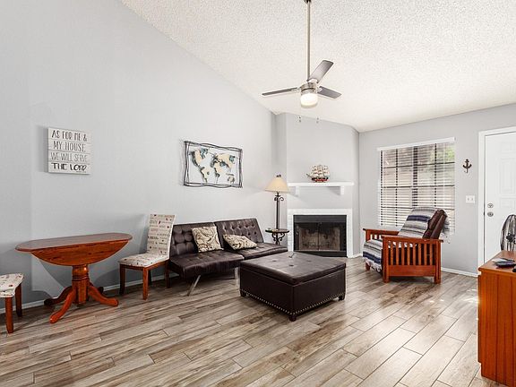 5th image of 921 W University Dr Unit 1016