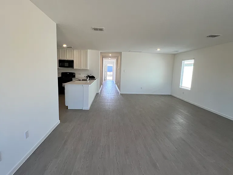 921 Mossycup St — Photo 4