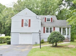119 Beechwood Rd, Florham Park, NJ 07932