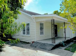 910-A Booth St, Houston, TX 77009