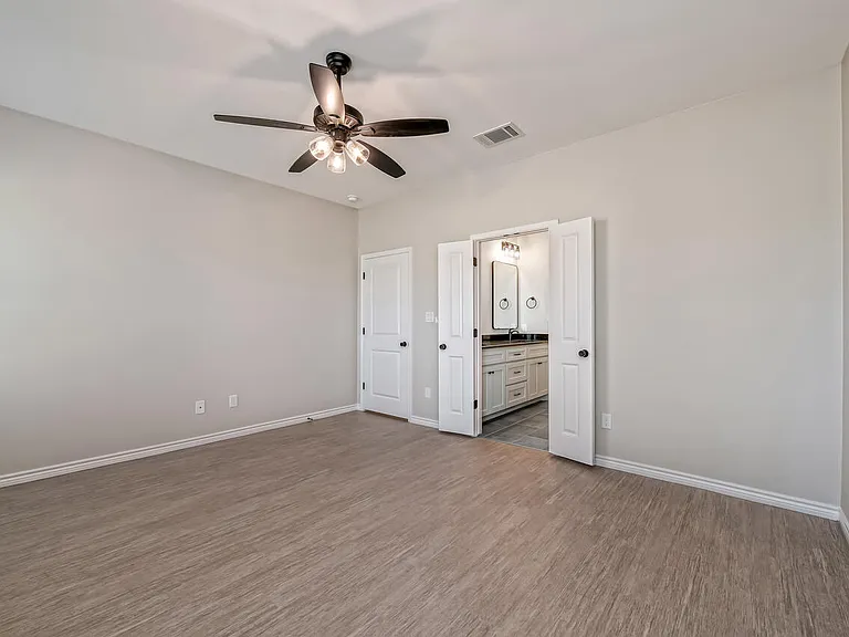 700 Tower Mill Ct #700 — Photo 13