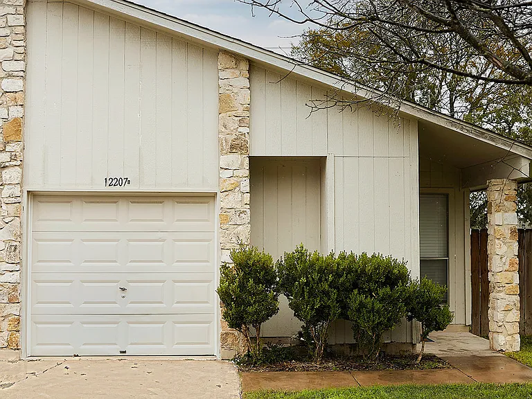 12207 Dundee Dr #B — Photo 6