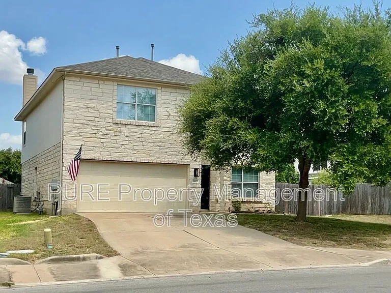 1405 Summercrest Blvd — Photo 1