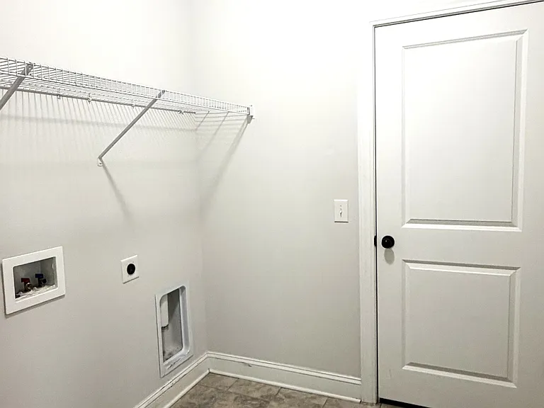 3950 Sage Dr — Photo 2