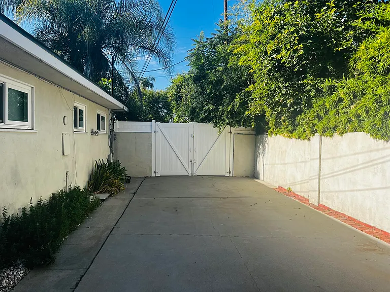 22742 Miranda St — Photo 5