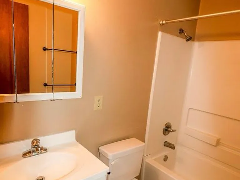 350 N 16th St #7 — Photo 6