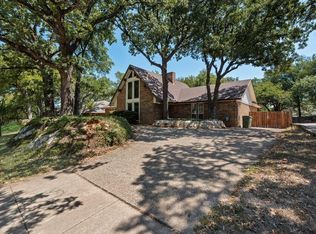 2119 Wilson Dr, Arlington, TX 76011