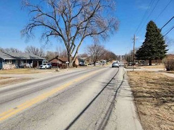 Exterior Neighborhood (street photo)