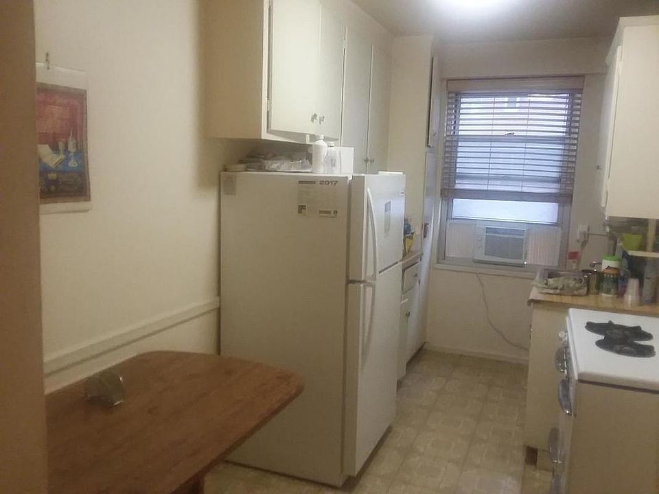 1st image of 475 Fdr Dr APT 202
