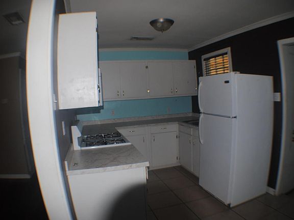 4th image of 345 East Dr