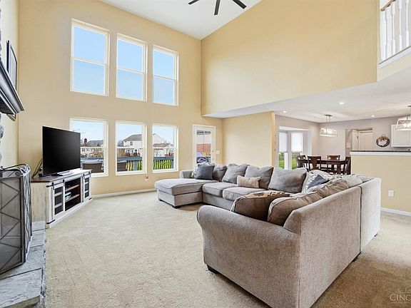 5th image of 702 Rosewynne Ct