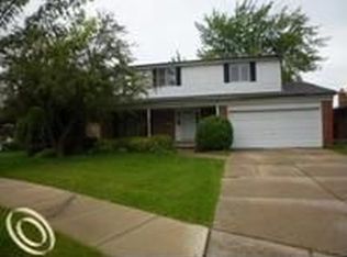 2929 Barton Dr, Sterling Heights, MI