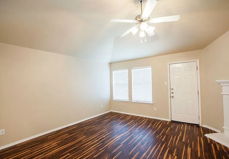 709 Alder Dr — Photo 14