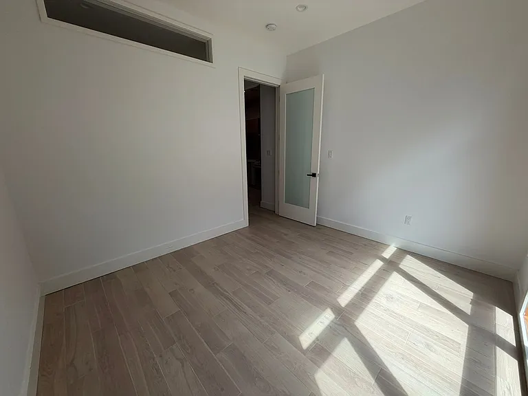 582 E 138th St #1 — Photo 3