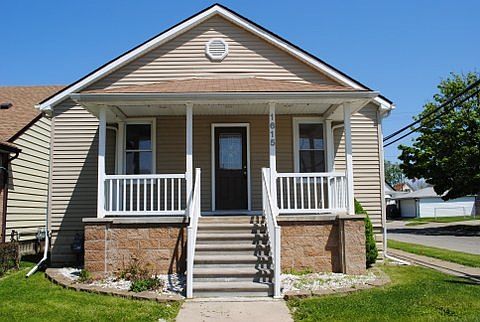 2nd image of 1615 Cora St