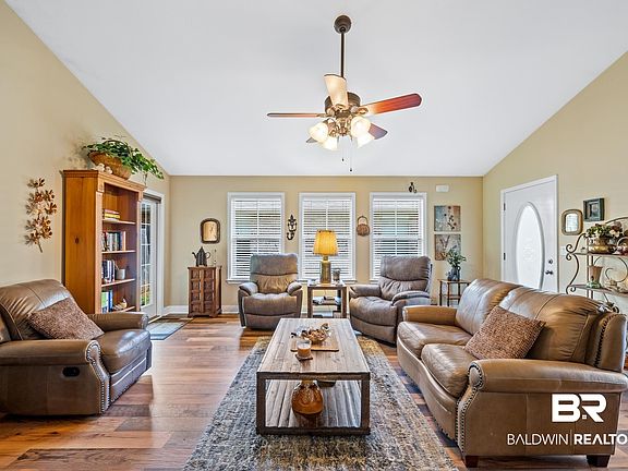 3rd image of 1741 Toulouse Ln