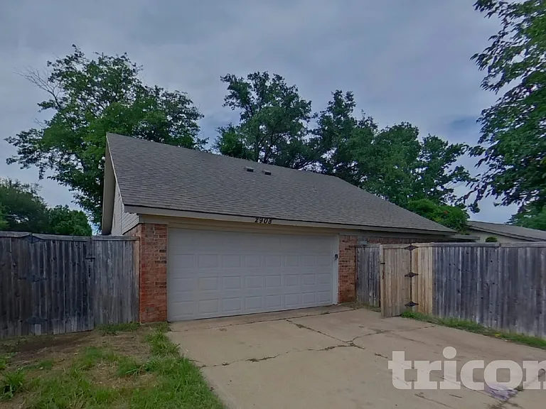 2908 Lemmontree Ln — Photo 15