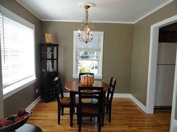 3rd image of 506 E Austin Ave