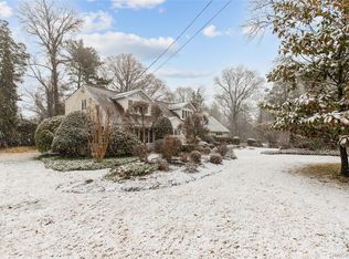 1 The Brae, Woodbury, NY 11797