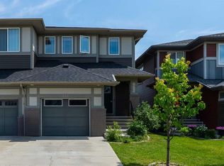 112 W Midtown Ct SW, Airdrie, AB T4B 4E4