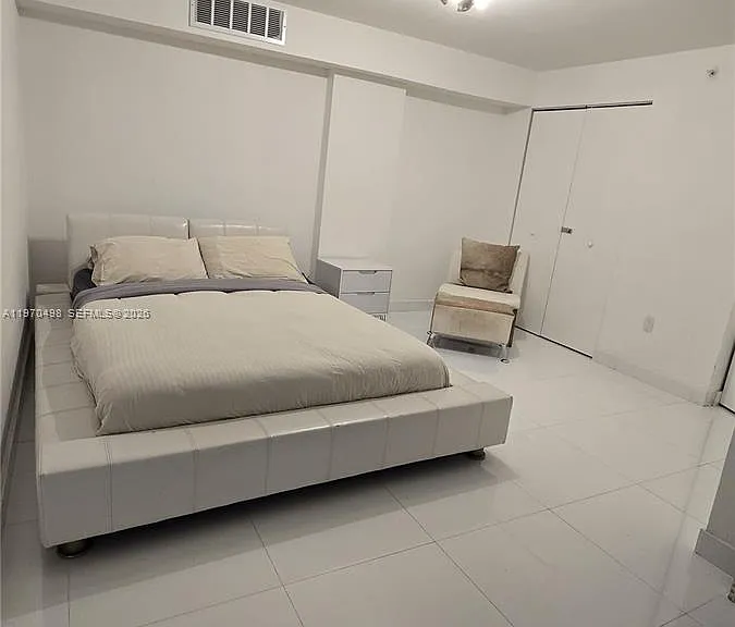 9195 Collins Ave #406 — Photo 2