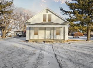 107 N Main St, Chana, IL 61015