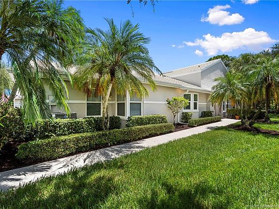 3rd image of 2384 SW Foxpoint Way